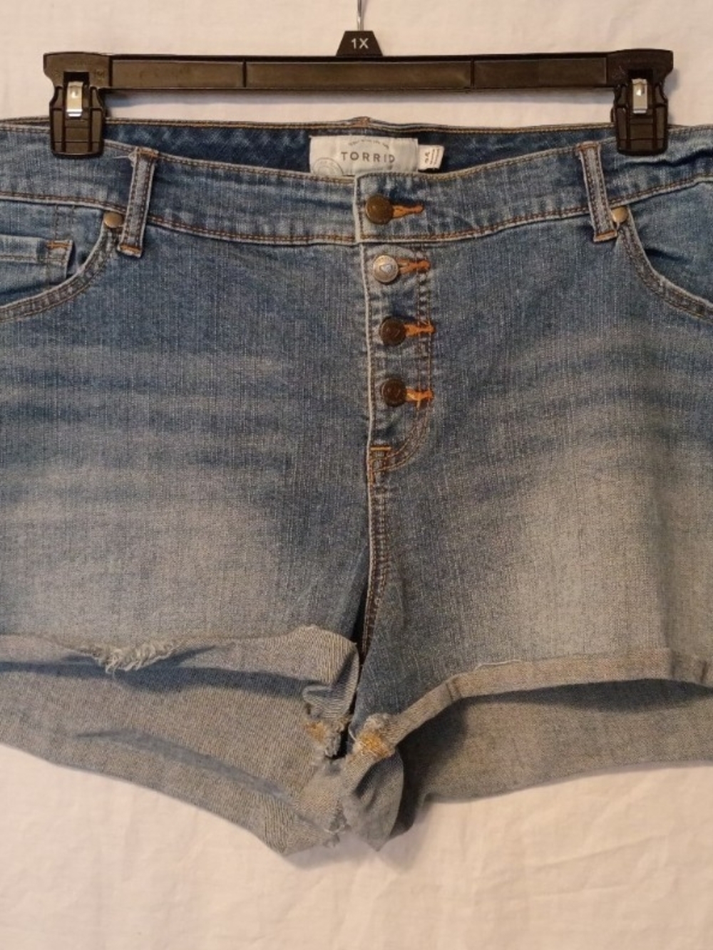 Torrid Light Blue Distressed Button-Fly Denim Women's Shorts Size 24